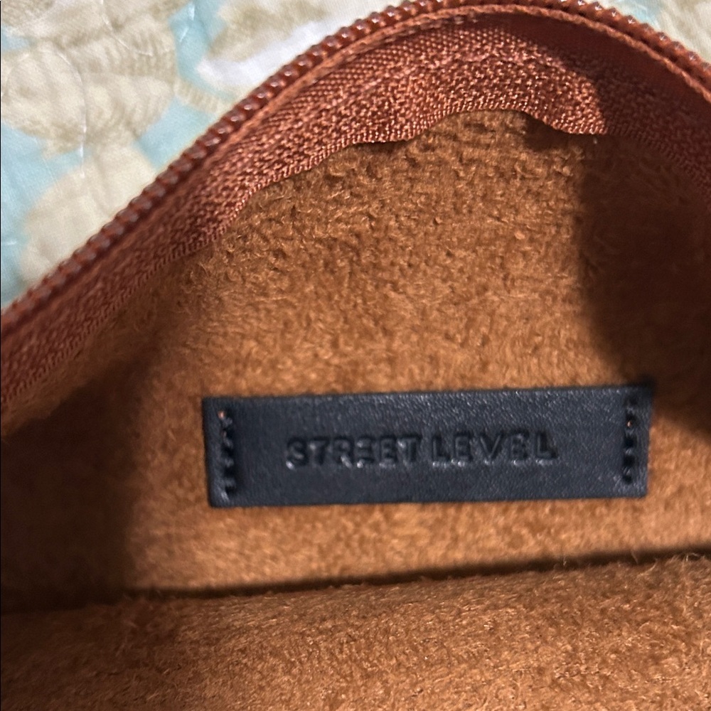 Elegant Brown Vegan Leather Tote Bag Set - Picture 11 of 11